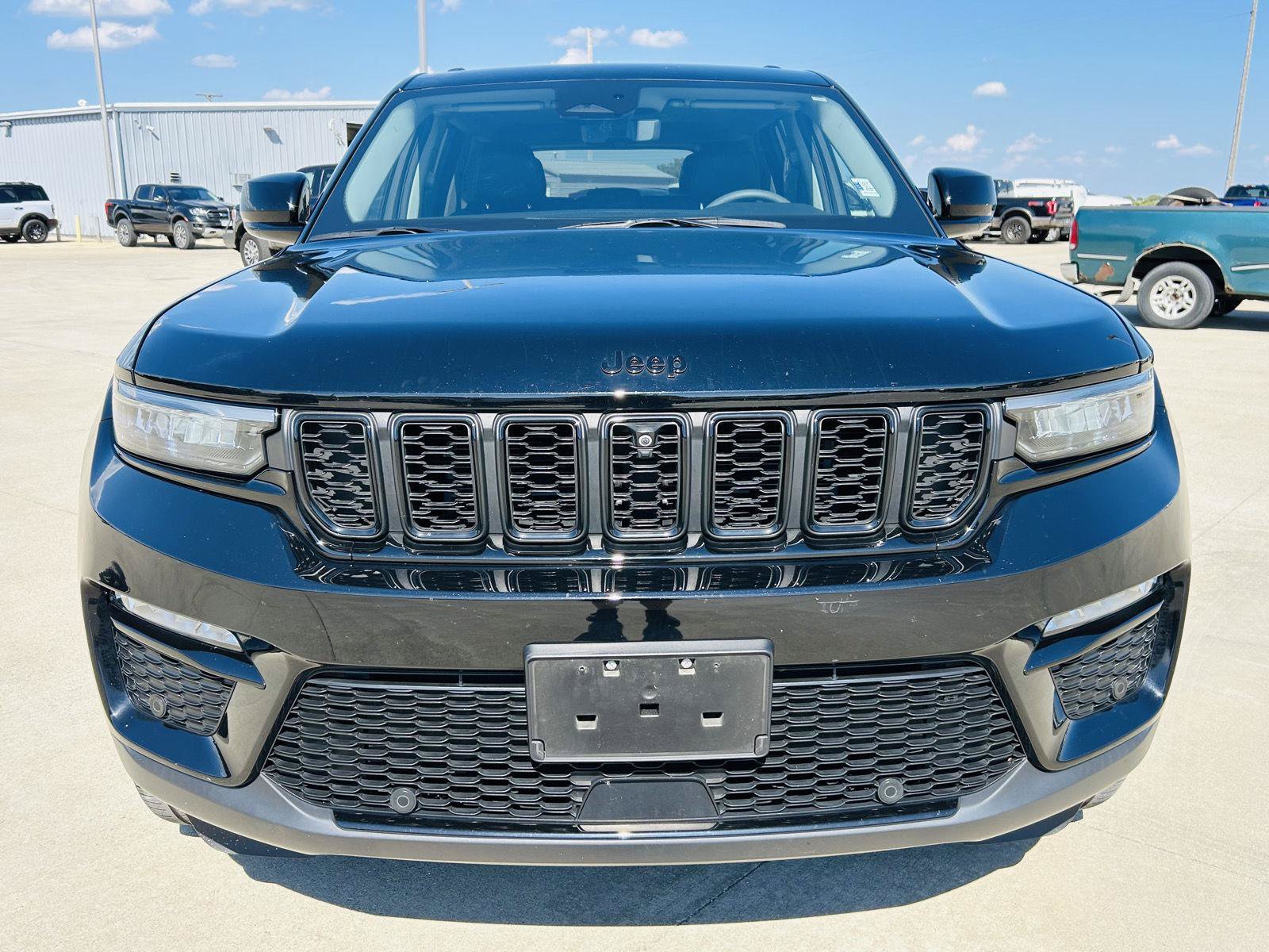 Used 2023 Jeep Grand Cherokee Limited w/ Luxury Tech Group II AWD/4WD image 36