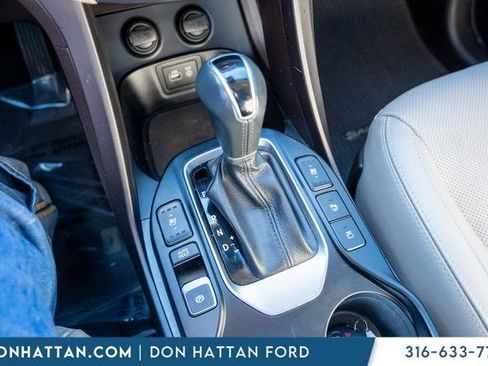 Used 2017 Hyundai Santa Fe Limited image 12