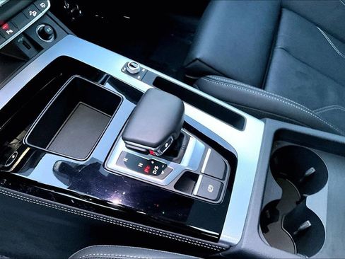 Certified 2025 Audi Q5 2.0T Premium Plus w/ Premium Plus Package image 18