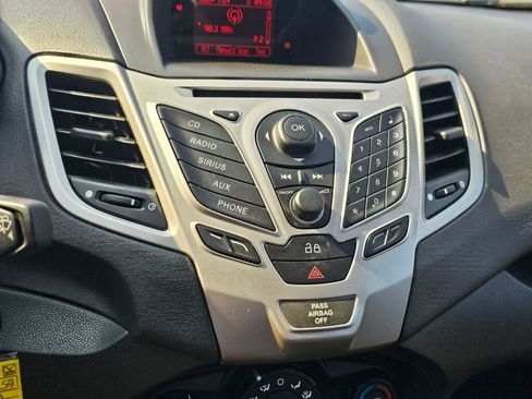 Used 2013 Ford Fiesta SE image 34
