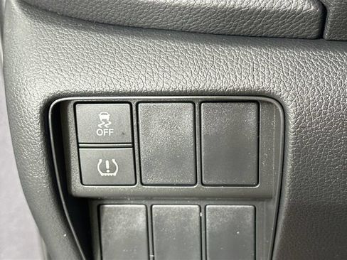 Used 2017 Honda CR-V LX image 19