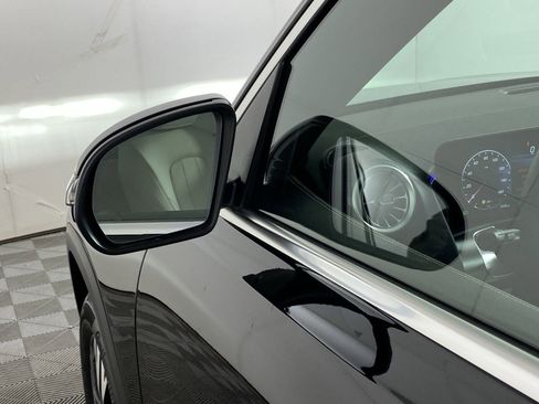 Used 2025 Mercedes-Benz GLB 250 4MATIC image 22