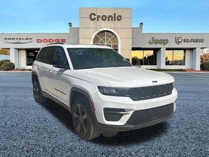 Used 2023 Jeep Grand Cherokee Altitude