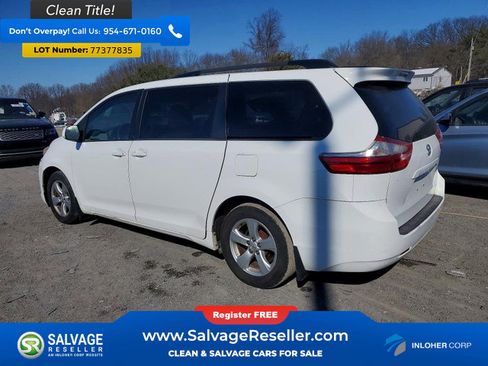 Used 2017 Toyota Sienna LE image 3