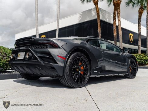 Used 2024 Lamborghini Huracan Sterrato image 6