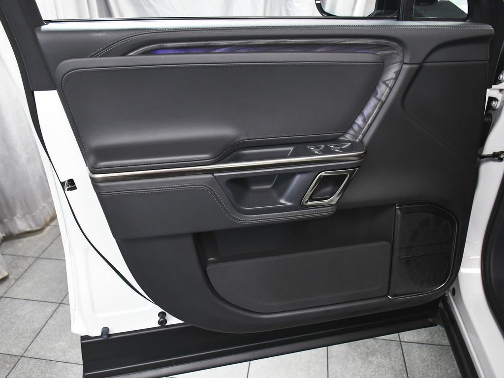 Used 2022 Rivian R1S Launch Edition Quad AWD/4WD image 9