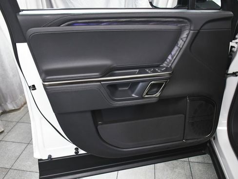 Used 2022 Rivian R1S Launch Edition AWD/4WD image 9