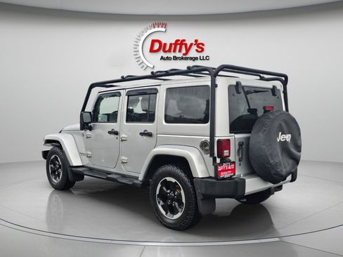 Used 2012 Jeep Wrangler Unlimited Sahara w/ Dual Top Group image 15