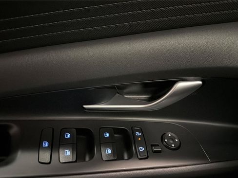 Certified 2026 Hyundai Elantra SE FWD image 21