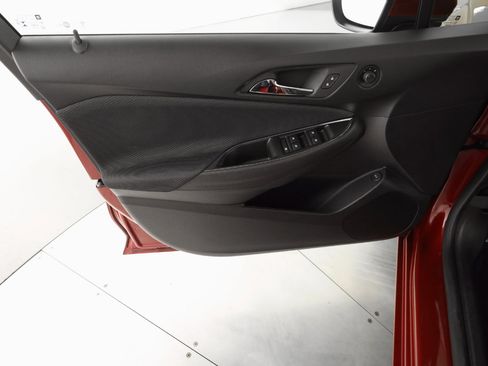 Used 2018 Chevrolet Cruze LT image 10