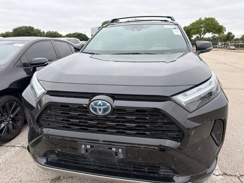 Used 2024 Toyota RAV4 SE AWD/4WD image 2