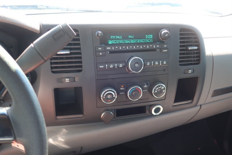 Used 2008 Chevrolet Silverado 1500 W/T RWD image 17