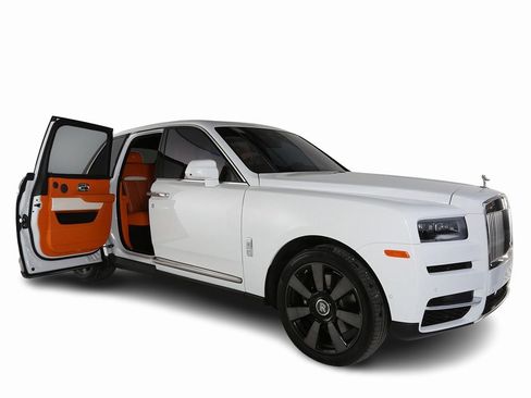 Used 2022 Rolls-Royce Cullinan image 13