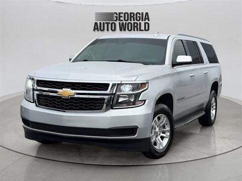 Used 2018 Chevrolet Suburban LT RWD image 5
