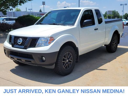 Used 2018 Nissan Frontier SV w/ Value Truck Package AWD/4WD image 8