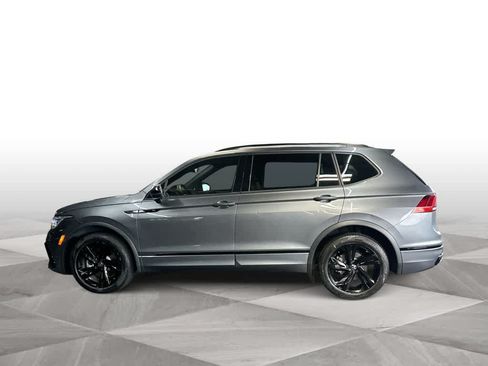 Certified 2024 Volkswagen Tiguan SE R-Line FWD image 5