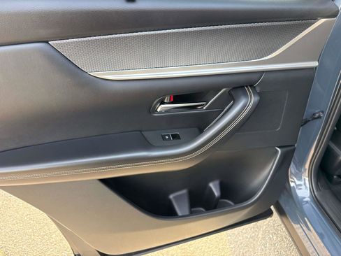 Certified 2025 MAZDA CX-70 Plug-In Hybrid w/ Premium Pkg image 11