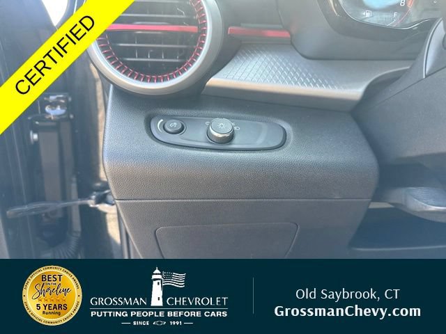 Used 2024 Chevrolet Trax RS w/ Sunroof Package FWD image 16
