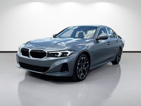 New 2026 BMW 330i xDrive Sedan w/ Convenience Package AWD/4WD image 7