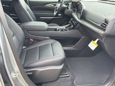 New 2026 Chevrolet Traverse LT image 13