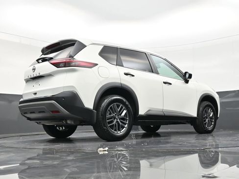 Used 2023 Nissan Rogue S FWD image 25
