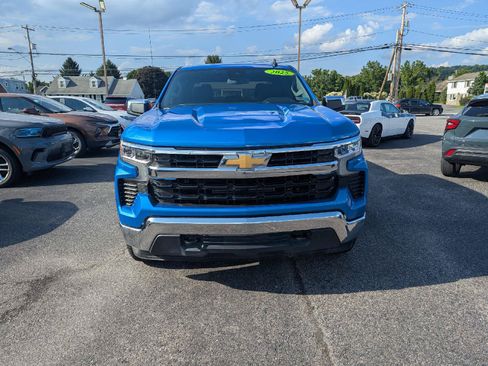 Used 2025 Chevrolet Silverado 1500 LT AWD/4WD image 2