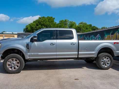 Used 2020 Ford F250 Lariat w/ Lariat Ultimate Package AWD/4WD image 4