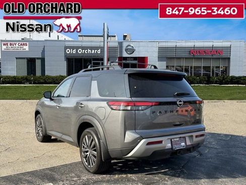 Used 2024 Nissan Pathfinder SL w/ SL Premium Package image 6