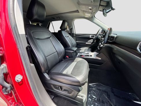 Used 2023 Ford Explorer Limited w/ Limited Technology Package RWD image 32