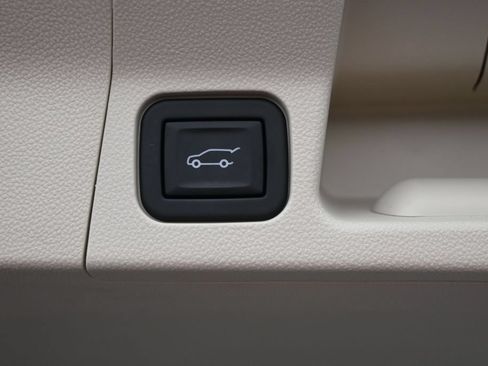 Used 2023 GMC Acadia Denali AWD/4WD image 23