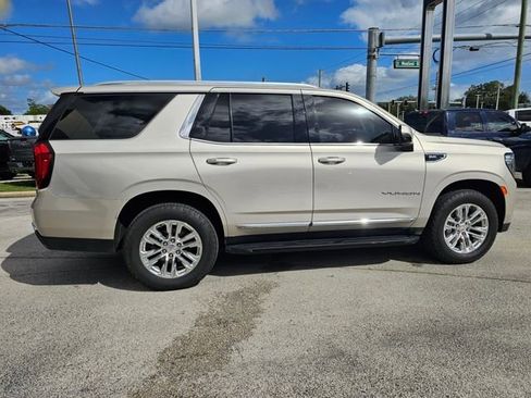 Used 2022 GMC Yukon SLT w/ SLT Premium Package image 5