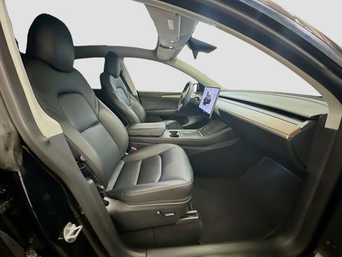Used 2023 Tesla Model Y Performance image 32