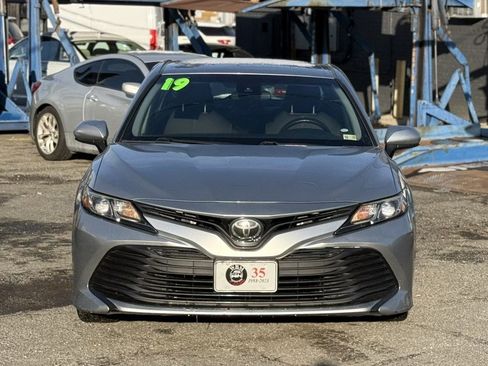 Used 2019 Toyota Camry LE image 36