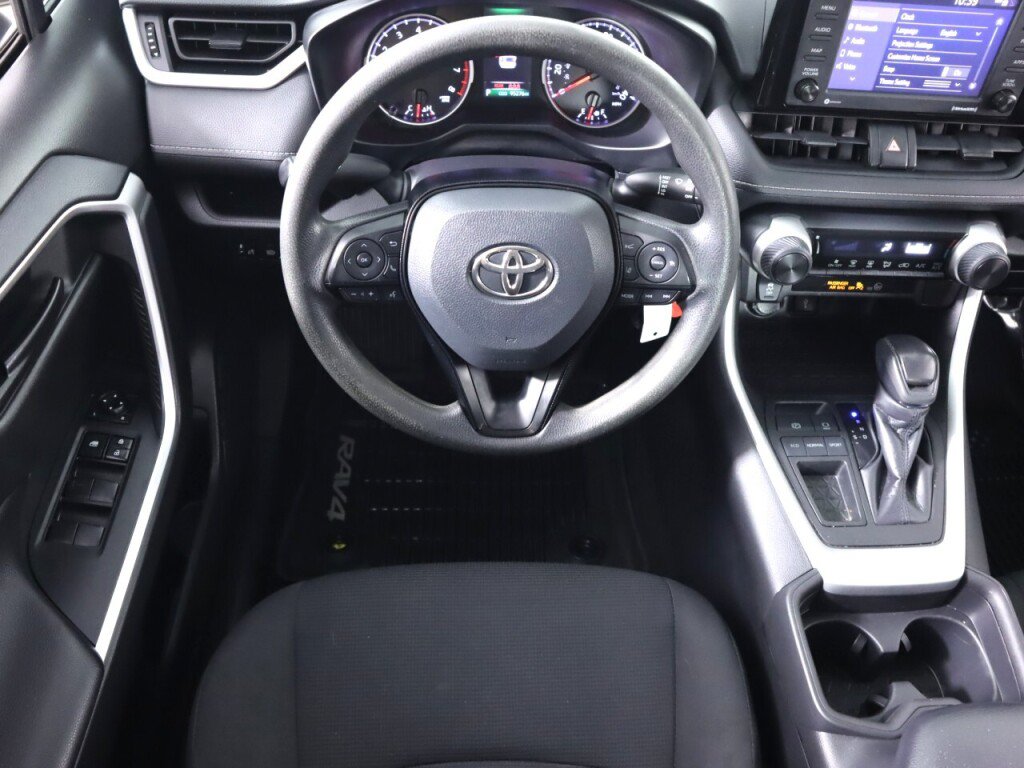 Used 2021 Toyota RAV4 LE FWD image 31