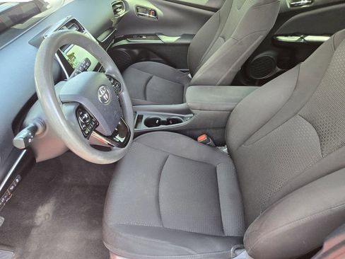 Used 2021 Toyota Prius LE FWD image 9