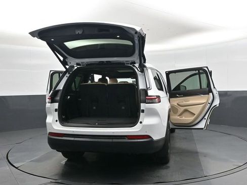 Used 2025 Jeep Grand Cherokee L Limited w/ Luxury Tech Group II image 50