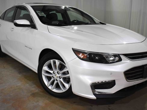 Used 2016 Chevrolet Malibu Hybrid w/ Leather Package image 3