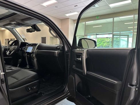 Certified 2021 Toyota 4Runner SR5 Premium w/ Moonroof Package AWD/4WD image 28