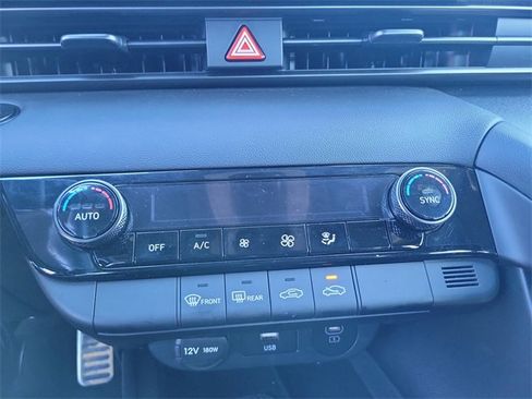 Used 2025 Hyundai Elantra Sport image 27