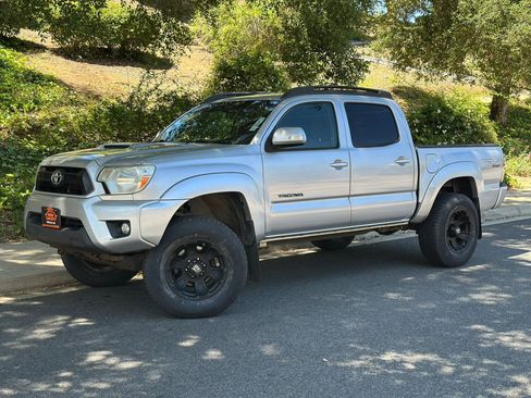 Used 2013 Toyota Tacoma PreRunner w/ TRD Sport Pkg RWD image 1
