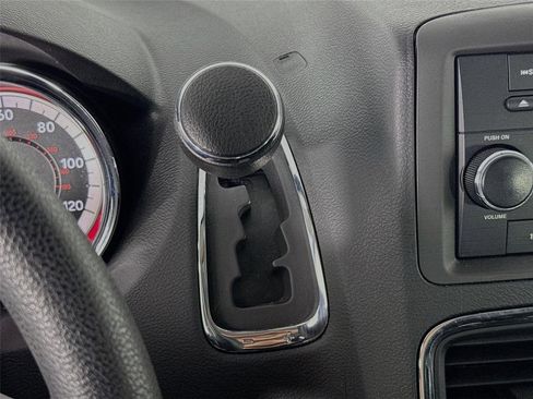 Used 2016 Dodge Grand Caravan SE w/ Quick Order Package 29E SE FWD image 16