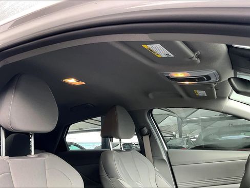 Certified 2025 Hyundai Elantra Sport FWD image 14
