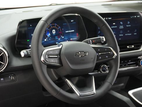 New 2026 Chevrolet Equinox LT w/ Midnight Edition FWD image 17
