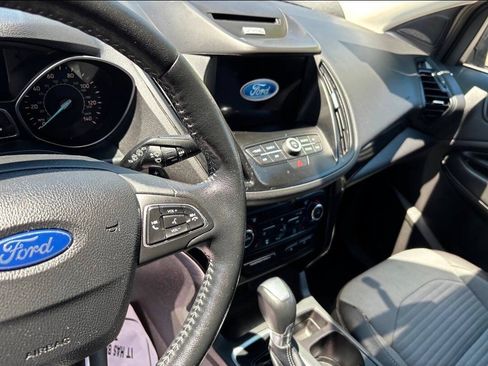 Used 2017 Ford Escape SE w/ Equipment Group 201A AWD/4WD image 6