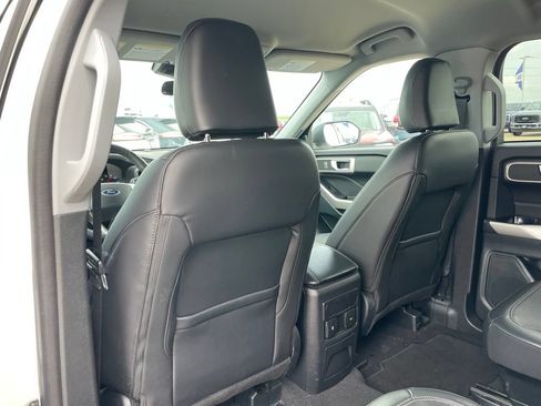 Used 2024 Ford Explorer XLT w/ Equipment Group 202A AWD/4WD image 45