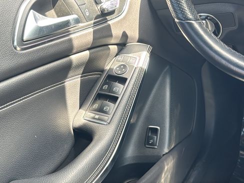 Used 2020 Mercedes-Benz GLA 250 4MATIC image 19