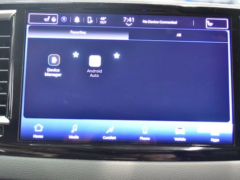 Used 2023 Chrysler Pacifica Touring-L FWD image 28