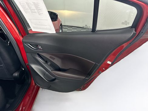 Used 2017 MAZDA MAZDA3 Grand Touring FWD image 29
