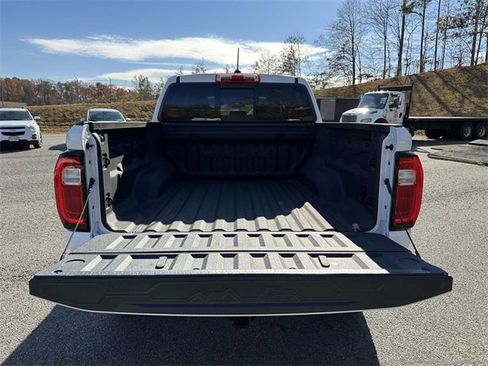 Used 2024 GMC Canyon AT4X image 22