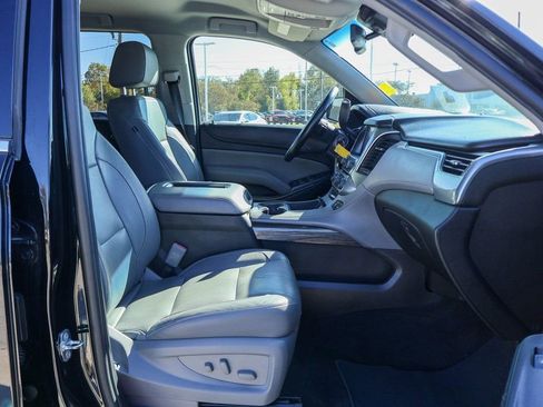 Used 2018 Chevrolet Suburban LT image 8